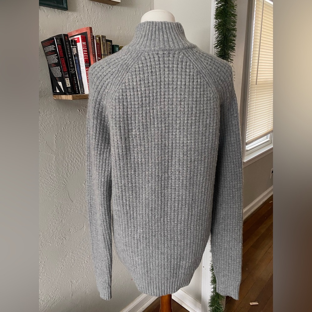 GAP Lambswool Gray Preppy Mockneck Thick Knit Cabin-Core Minimalist Sweater Sz L - Picture 4 of 7